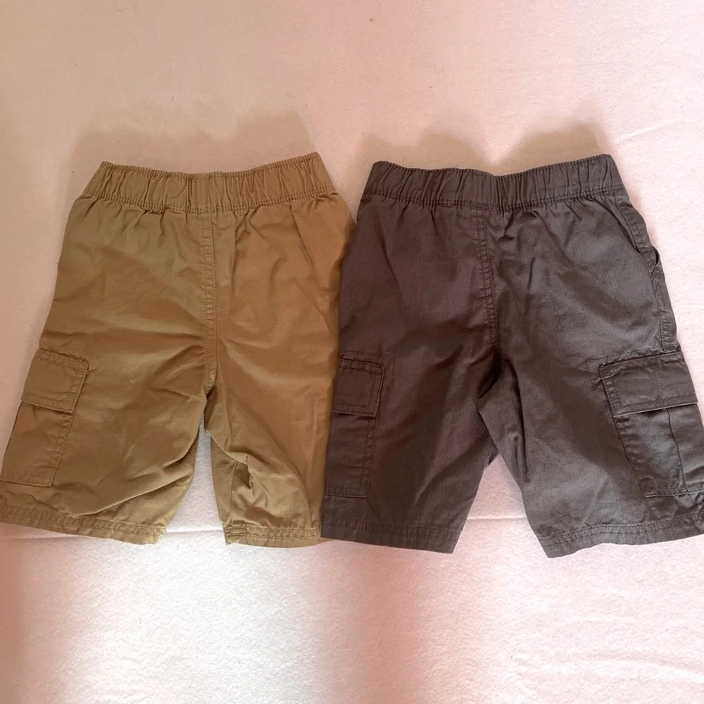 (2 pair)Gray and Tan Cargo Shorts Relaxed Fit Size 4 Summer casual Vacation